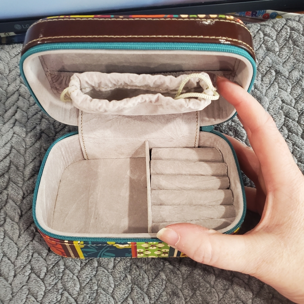 IUC Travel Jewelry Box - Picture 6 of 6